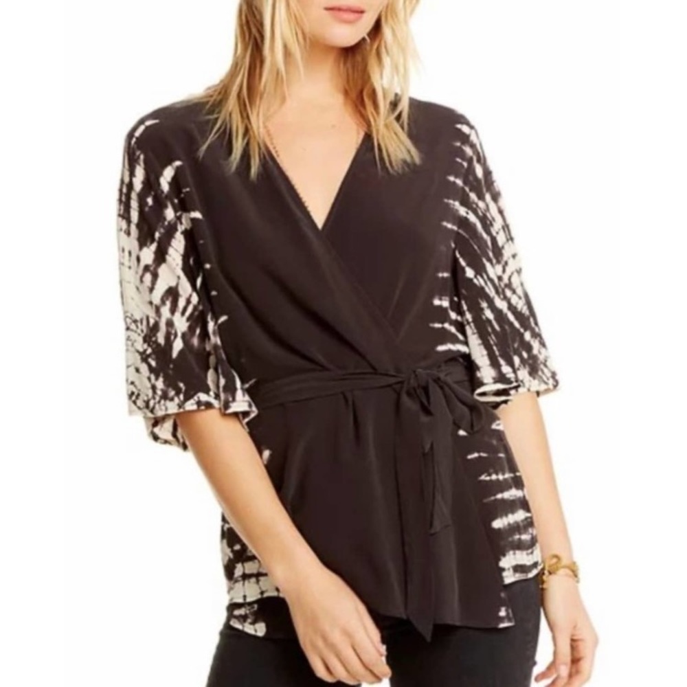 NWT Chaser Black/White Tie Dye Flounce Sleeve Wrap top, Size Medium